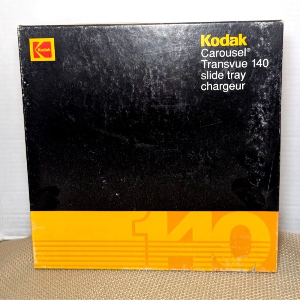 Vintage Kodak Carousel Slide Tray Transvue 140 Projector and Original Box